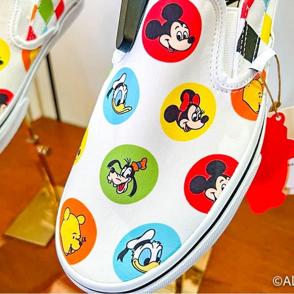 Mickey Mouse and Friends Sneakers for Adults by Vans‎ – Walt Disney World - Picture 4 of 7